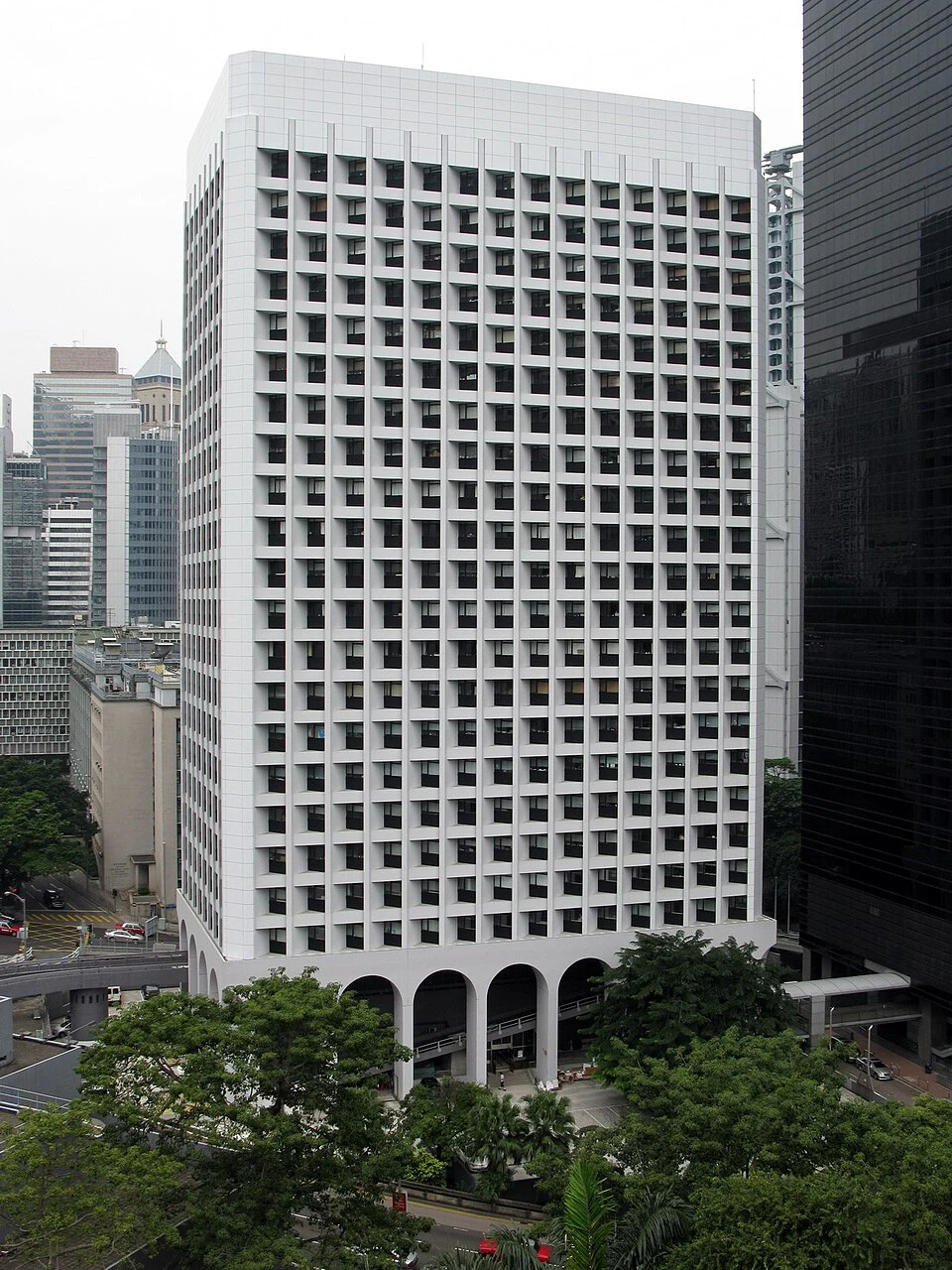 海港企業去年虧損2.34億元 不派息