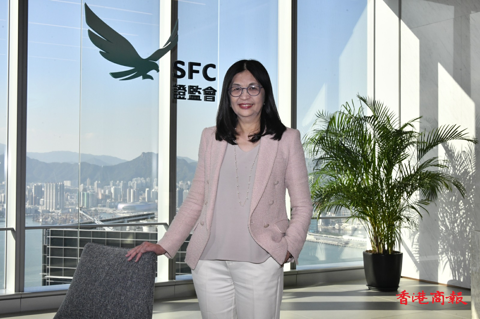 證監會梁鳳儀﹕港股買賣差價縮38% 代幣化助革新市場基建