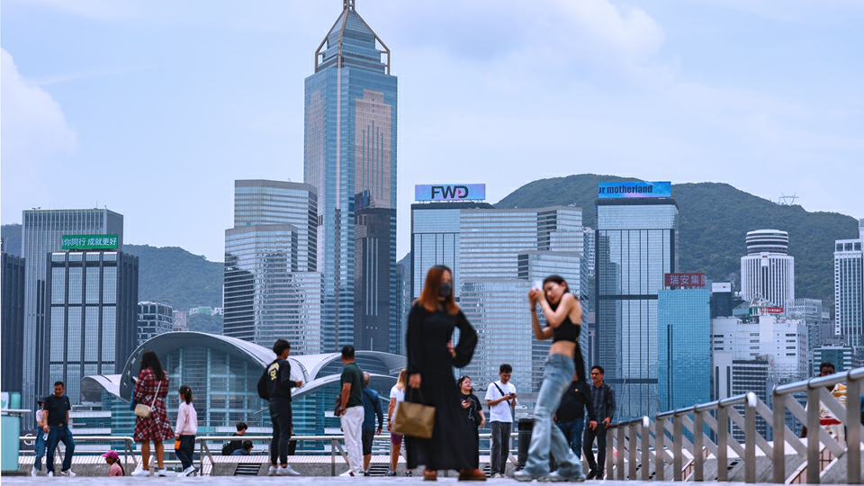 全國兩會｜「十五五」規劃綱要草案：支持港澳鞏固提升競爭優勢