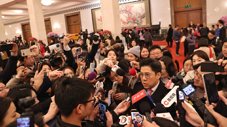 全國兩會｜霍啟剛：建議設立春晚香港分會場