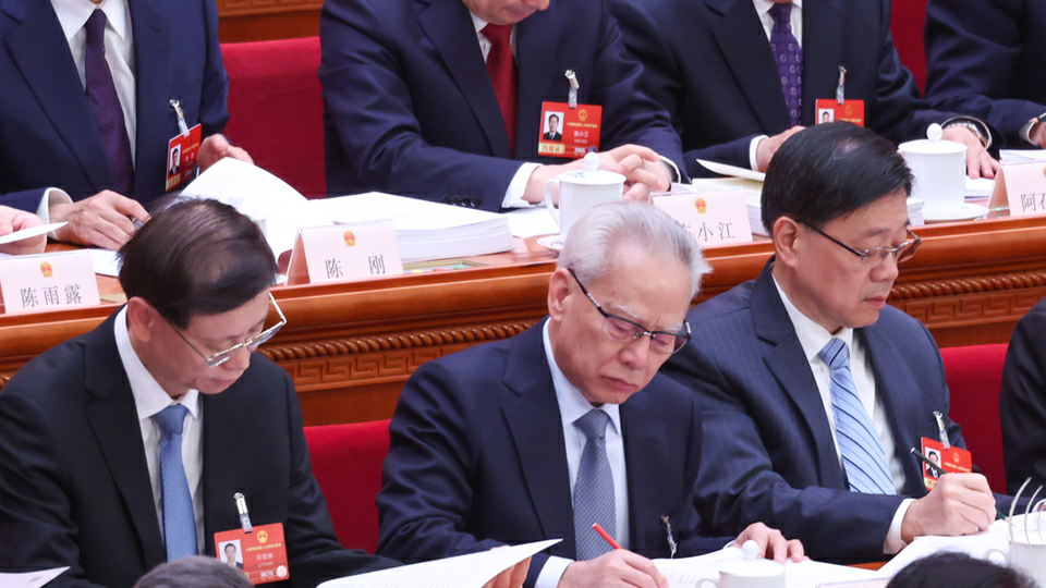 全國兩會｜岑浩輝：加快提升澳門治理效能 持續推動經濟適度多元