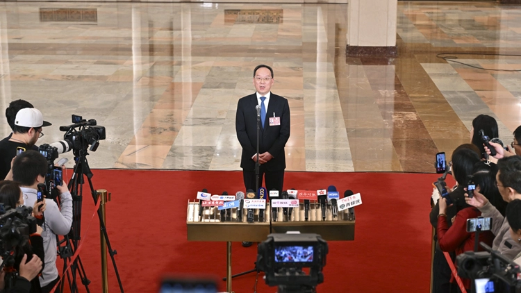 工業和信息化部部長李樂成：要堅持AI為人所控