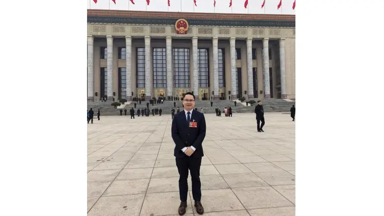 全國兩會｜港區人大代表朱立威：籲激活灣區經濟、深化深港聯動、守護教育公平