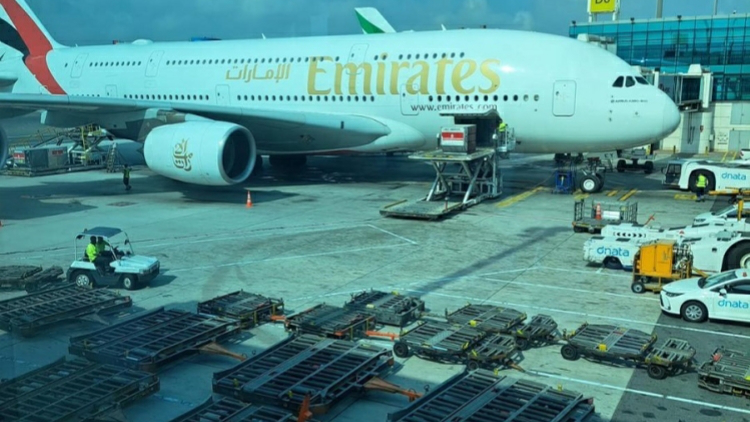 永安旅遊指滯迪拜團今晚抵港 縱橫遊：迪拜團全部旅客已登機返港