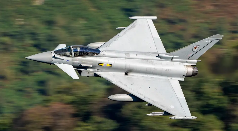 英國宣布將向卡塔爾增派「颱風」戰鬥機