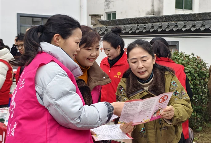 皖黟縣婦聯：「三八」維權月普法關愛在行動