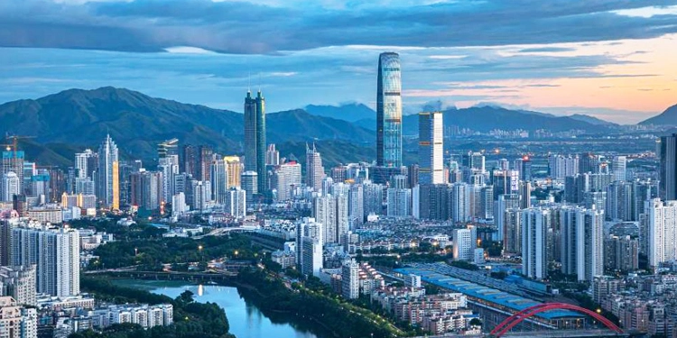 當「服務強區」牽手「製造新城」：羅湖、深汕簽署深化戰略合作，共繪「百千萬工程」新圖景