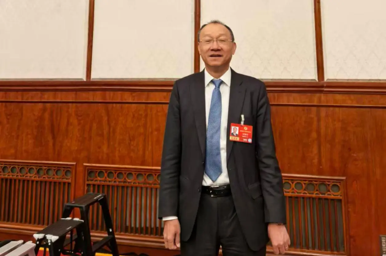 兩會聲音｜把握「十五五」新機遇 鄧清河獻三策 助香港優勢對接國家戰略——借力大灣區融合發展 聚焦金融、中醫藥、資本市場 賦港高質量發展