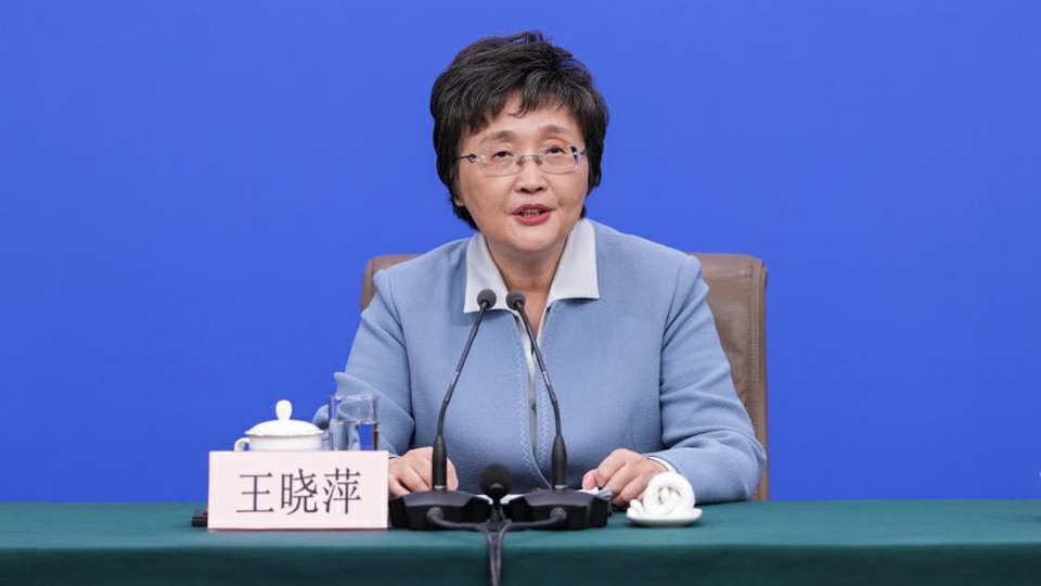 有片｜【全國兩會】人社部部長王曉萍：AI賦能就業新局 穩崗擴容協同推進