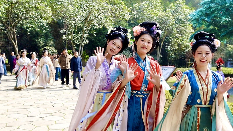 國風盛宴只為「她」花山謎窟「迎花神·賀花朝」活動啟幕