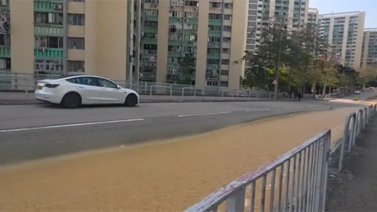 何文田愛民邨爆水管 水務署爭取周一早上恢復沖廁水供應