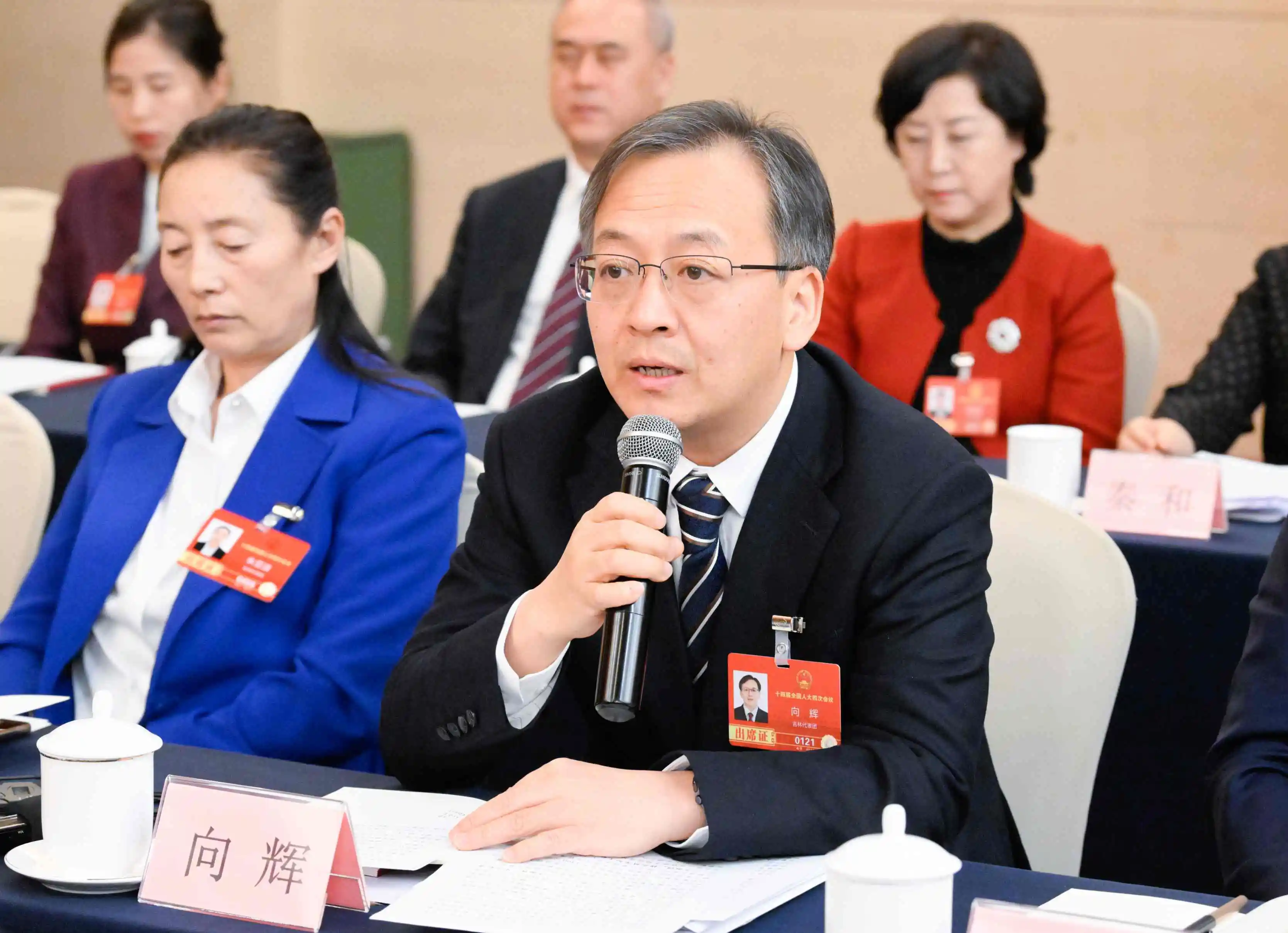 【全國兩會】白山市委書記向輝答香港商報記者問丨勇擔振興使命 全力推動長白山人參產業高質量發展