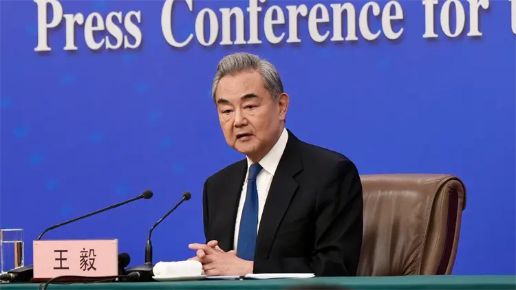 全國兩會｜王毅：繼續優化人員往來政策 進一步釋放免簽紅利