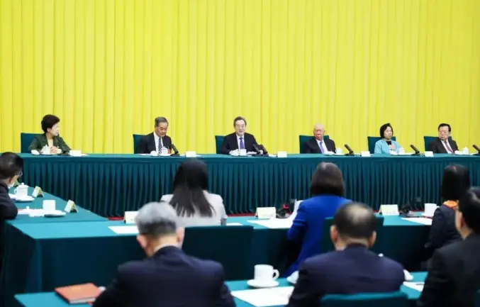 全國政協十四屆四次會議港澳地區全國政協委員聯組會舉行  蘇清棟發言建議推動愛國愛港社團轉型升級