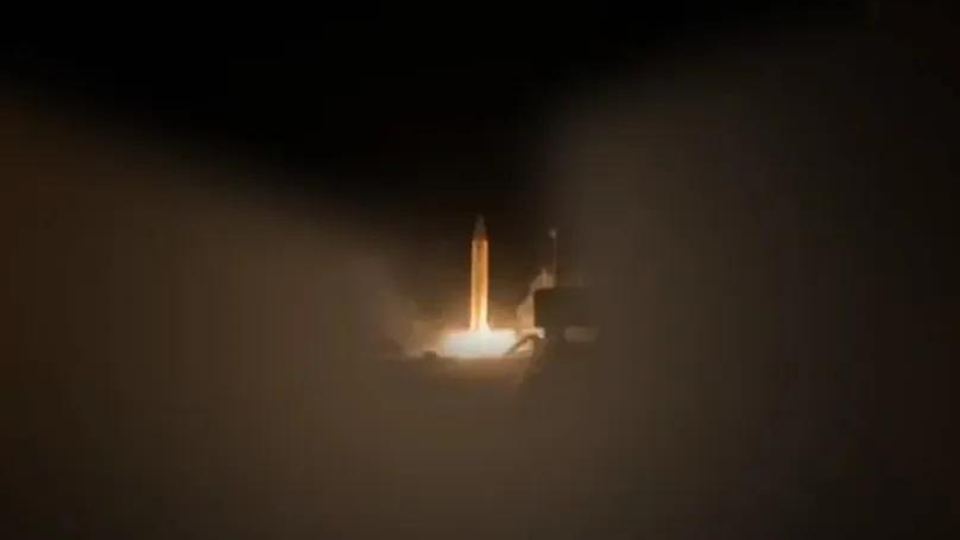 伊朗：在新任最高領袖領導下，發動第一波導彈攻擊