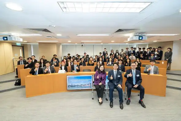 陳浩濂訪港大經管學院 分享香港金融最新發展