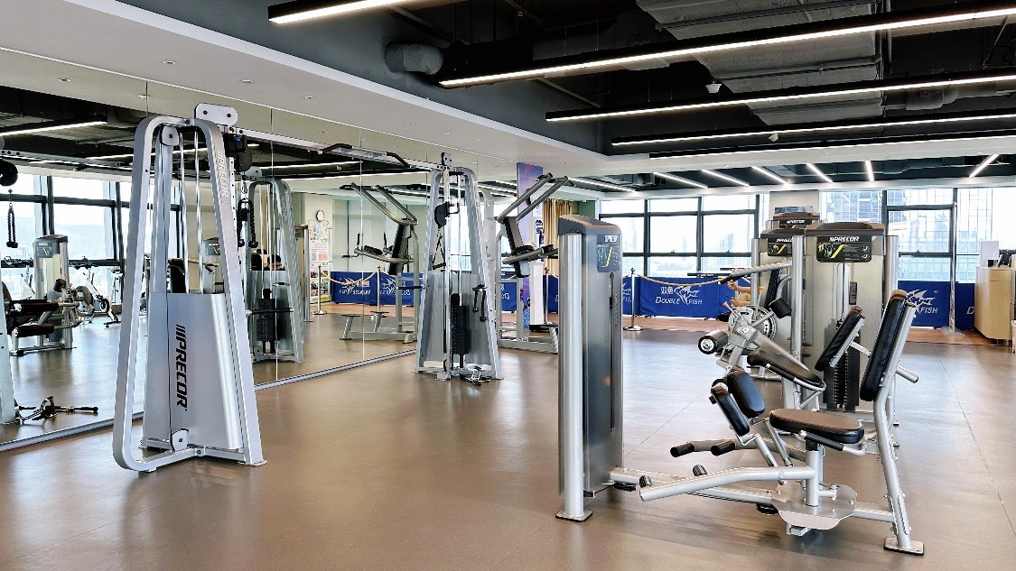 打造深圳雲端運動新地標     深鐵置業大廈天際運動場正式開放