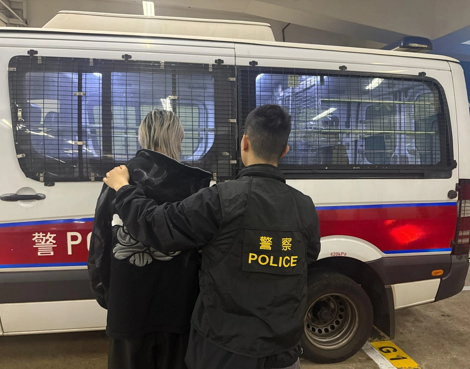 警方破新蒲崗工廈毒品倉 拘一男檢3.3萬元大麻