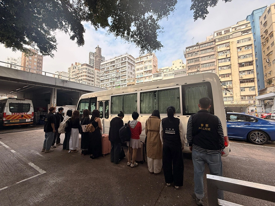 警方入境處旺角打擊黑工 拘捕14名男女