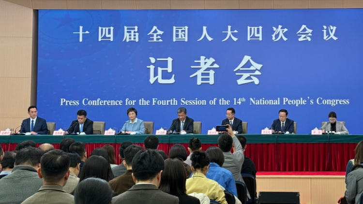 全國兩會｜3.2億人的經濟！全國兩會三位部長點名「銀髮一族」