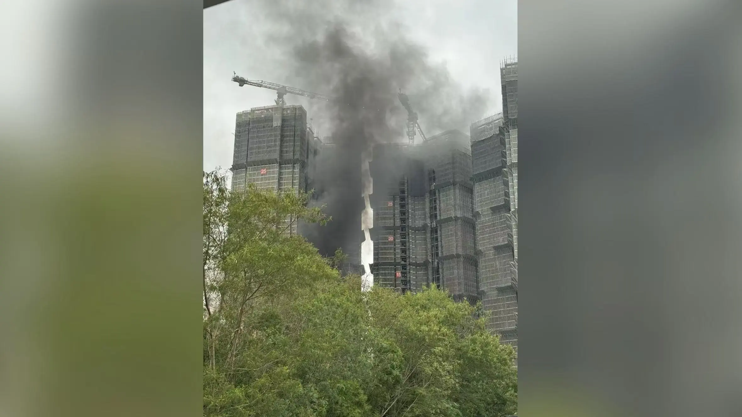 上水古洞北地盤起火冒濃煙 消防到場灌救