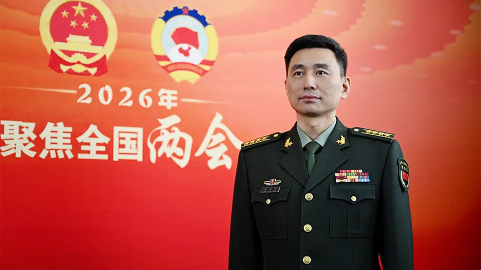 全國兩會｜張曉剛介紹2026年1.94萬億元國防支出安排