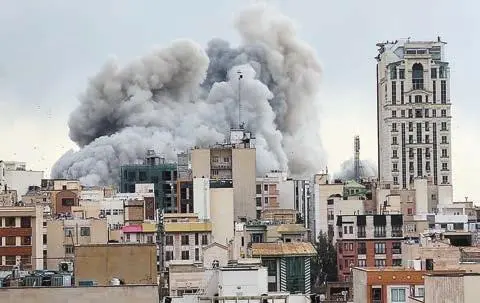 霍爾木茲海峽被鎖 遇襲貨船增至14艘