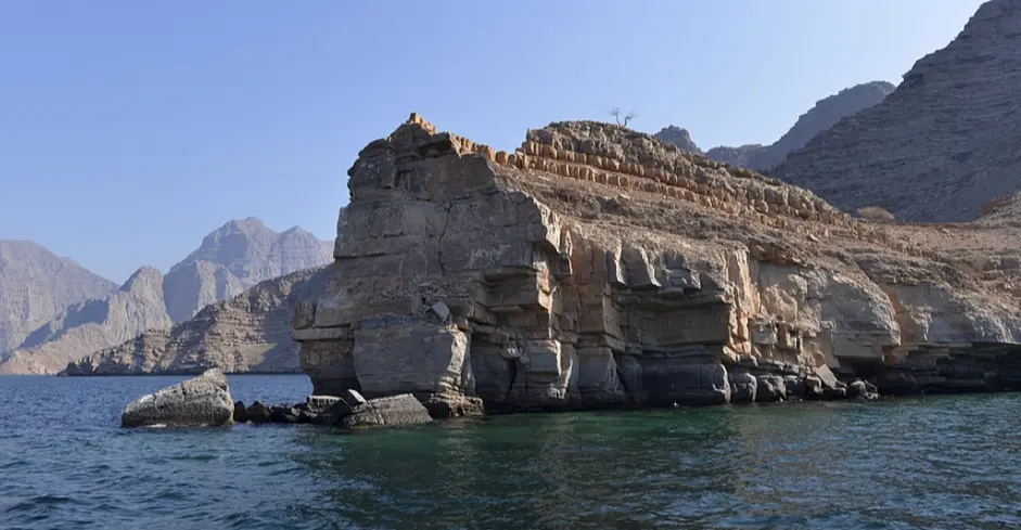 美方稱伊朗開始在霍爾木茲海峽布雷 伊方否認