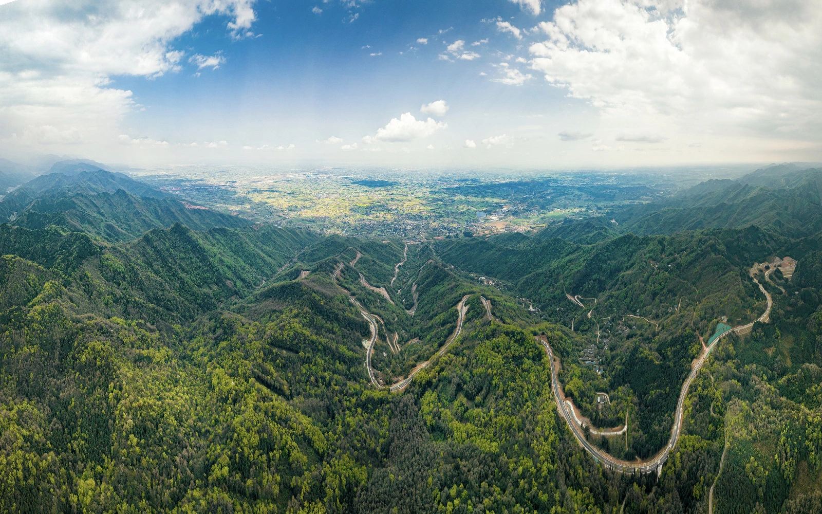 「路長」織密管護網 四川什邡「四好農村路」帶動農業總產值8億元