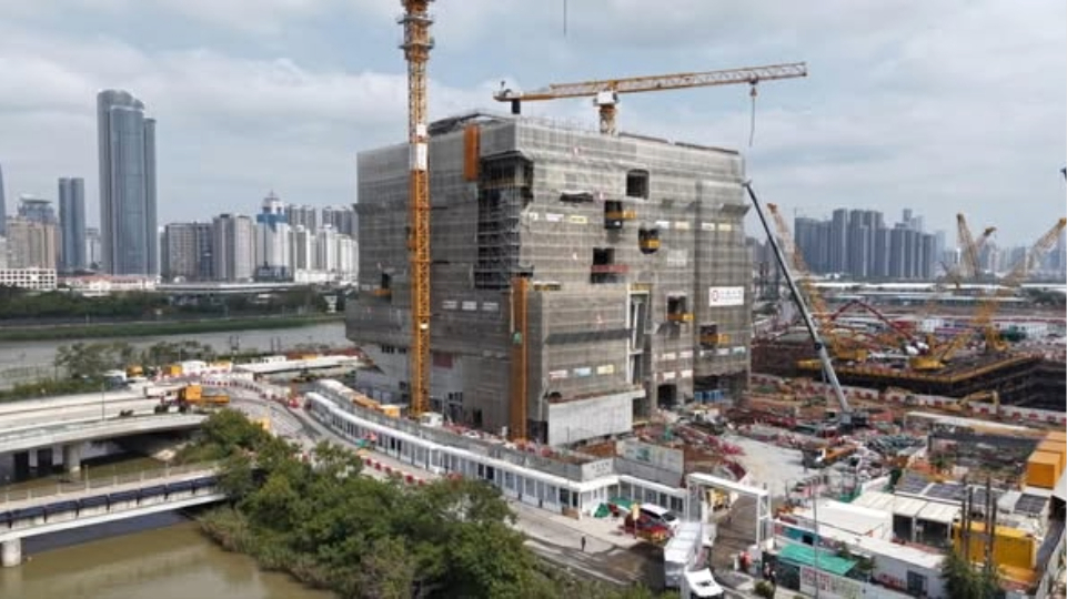 孫東：港深創新及科技園1號大樓正式平頂