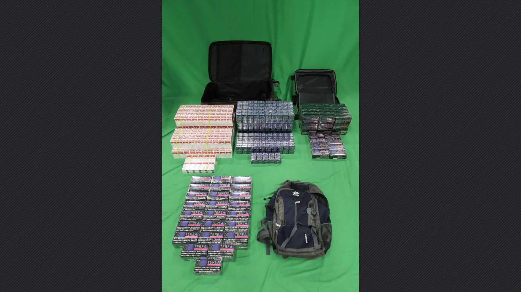 兩名入境旅客處理未完稅香煙罪成 判囚六個月