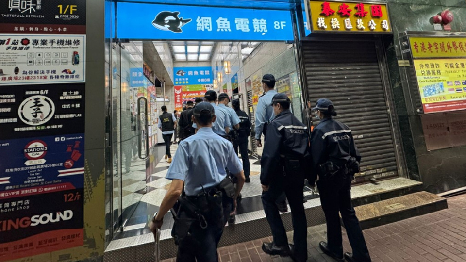 警方旺角反黑截查逾500人 拘捕被通緝內地男子