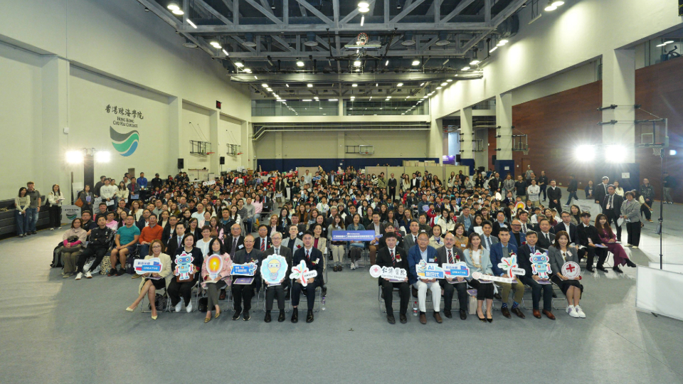 仁濟醫院第十二屆香港國際學生創新發明大賽 小發明家活用AI工具動手解決生活疑難