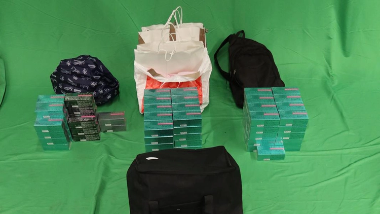 行李藏市值约16.8萬元未完稅香煙及進口另類吸煙產品 入境旅客判囚5個月