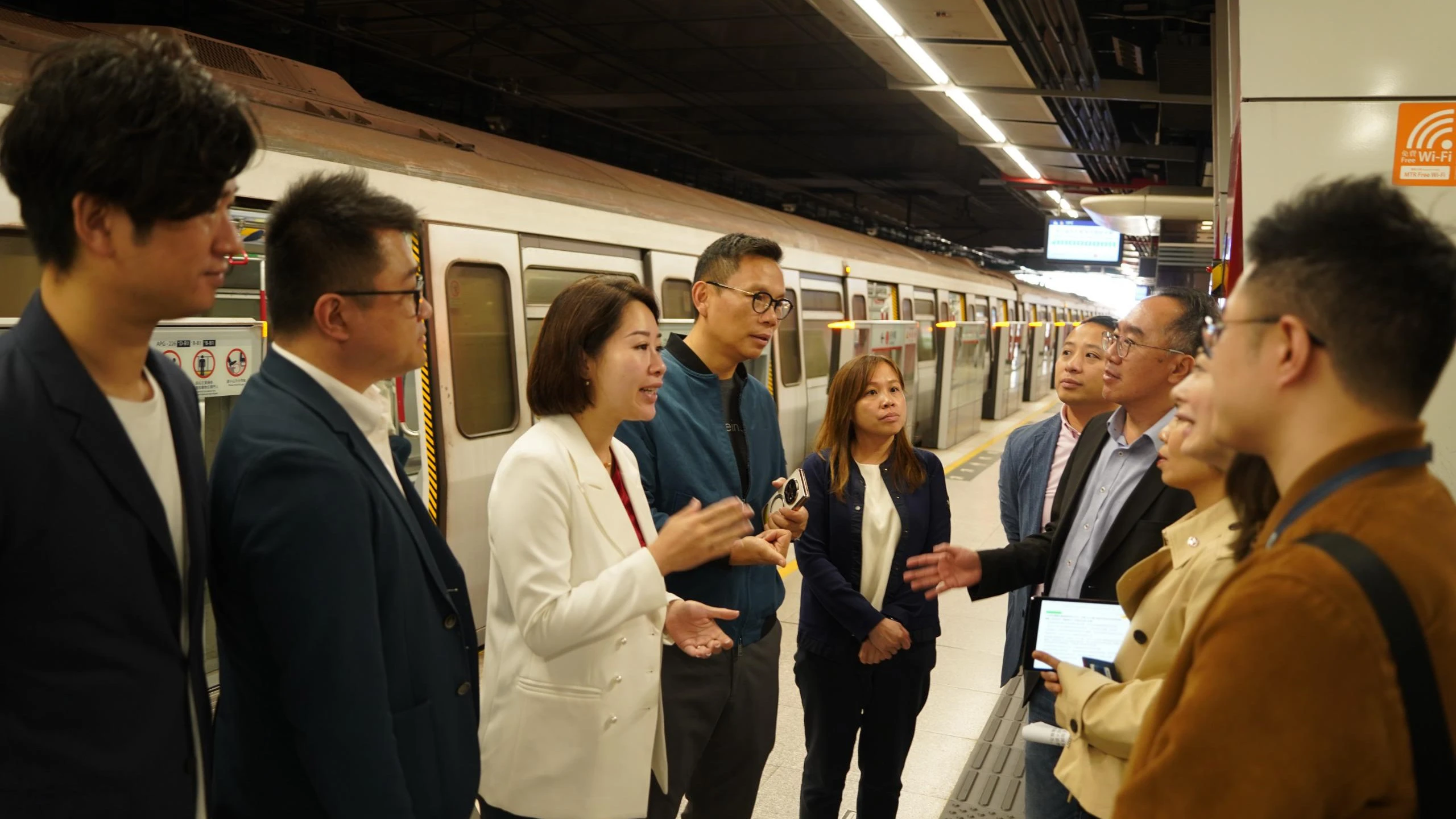 陳恒鑌視察荃灣線新訊號系統 促港鐵做好應變配套