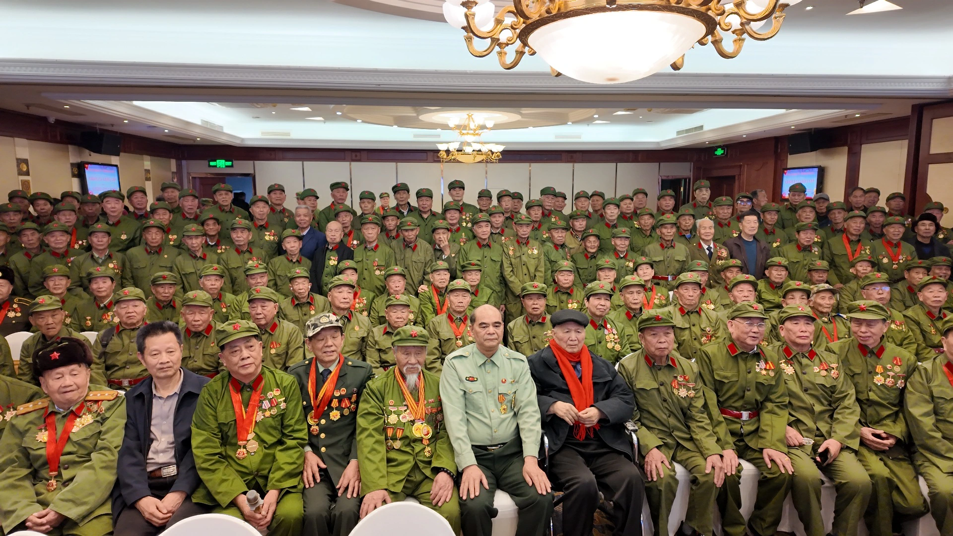 百餘老兵聚首南安話初心