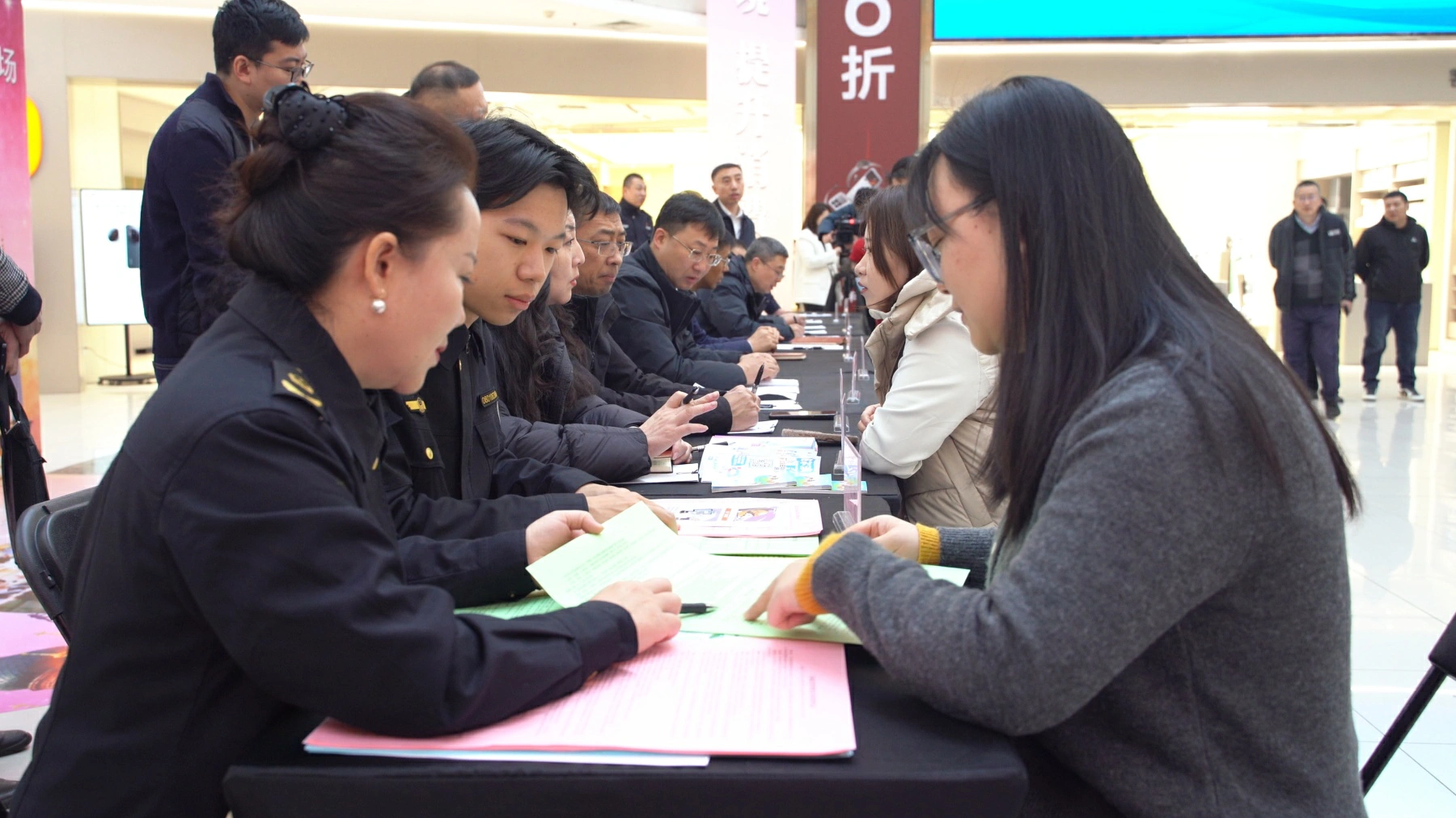 哈市香坊區開展熱線進社區3・15消費維權主題活動