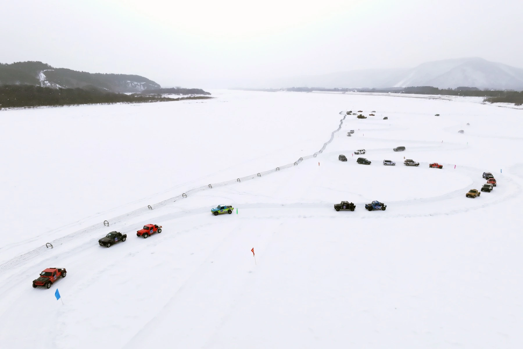 「冰超」第二十屆漠河冰雪汽車越野賽揮旗開賽