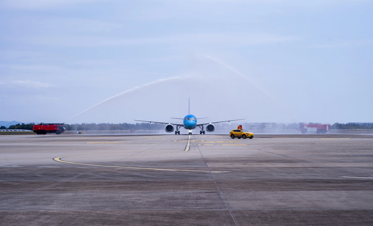 南航C919國產大飛機首飛廣州至溫州航線