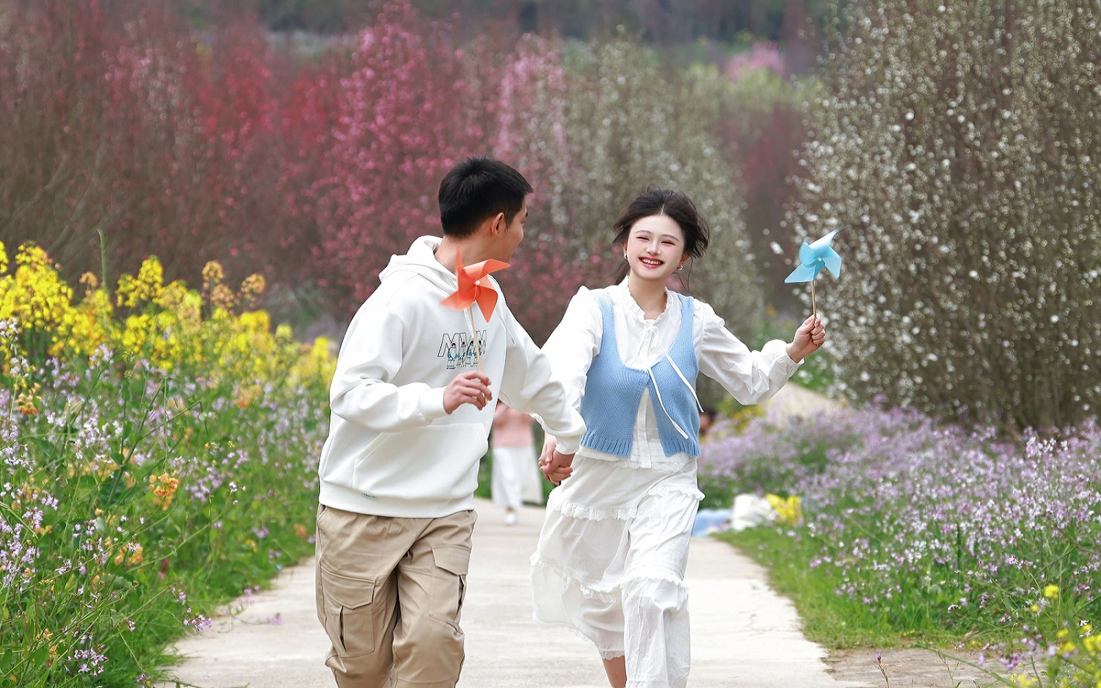 有片│關注AI、無人機及鄉村振興　四川一高校春假「學游結合」持續創新育人新實踐