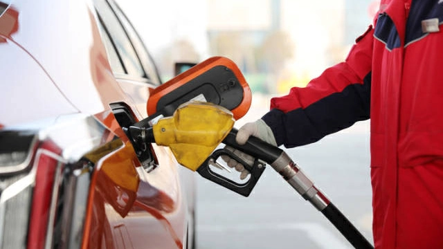 下周油價或重回「9元時代」！加滿一箱可能多花近100元