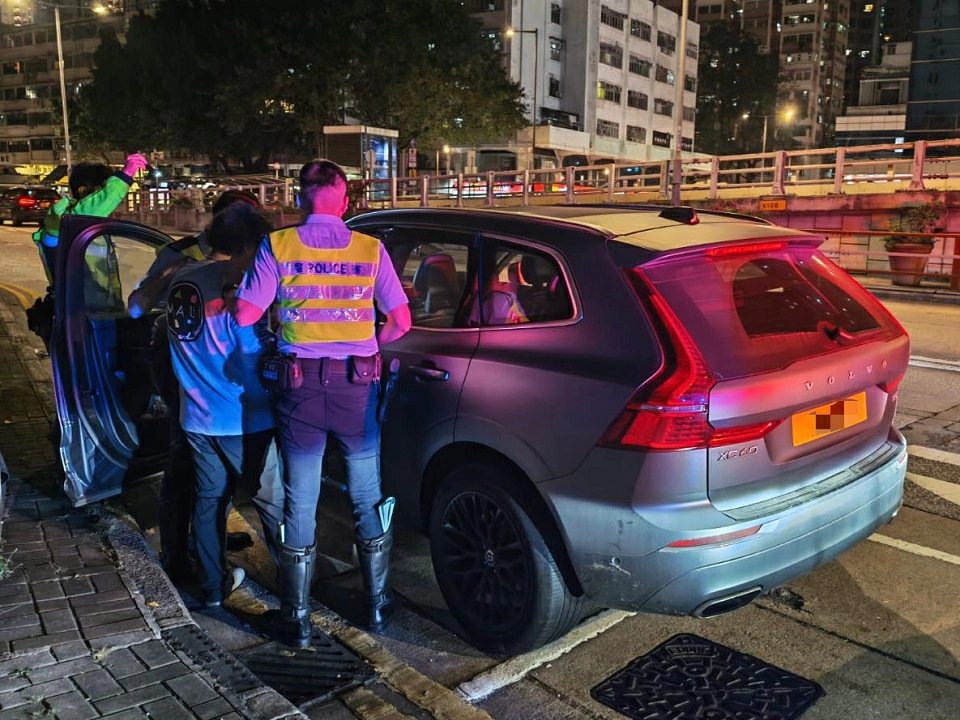 警方東九龍打擊停牌駕駛 拘捕4名男子