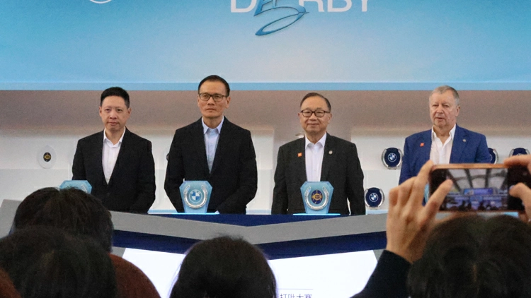 有片 | 打吡排位抽籤儀式今早進行 小鳥天堂排十檔 馬主高金沛：信心爆棚