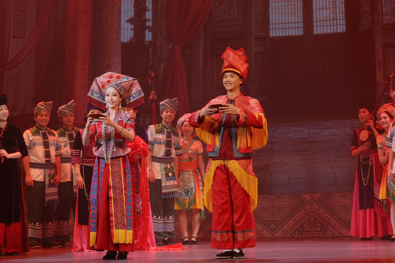 中越邊關「春龍節」上演沉浸式音樂劇《琴·緣》 天琴牽起跨國情緣