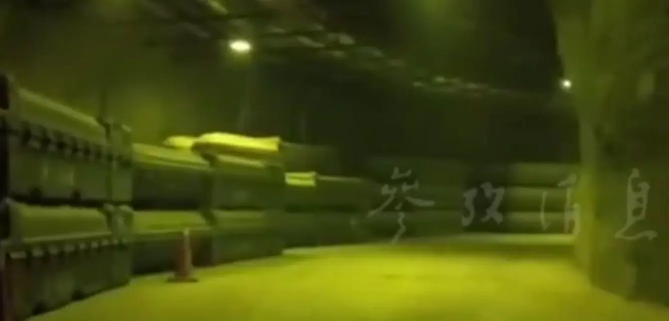 伊朗媒體曝光地下導彈設施 大量導彈一排排堆放