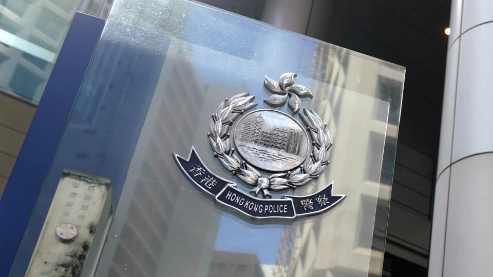 衝鋒隊北角拘司機懷大麻 揭私家車尾箱藏武士刀 