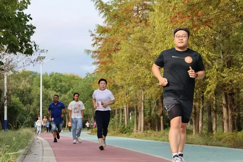 速度與溫情同頻共振  皖屯溪賽事經濟勃發