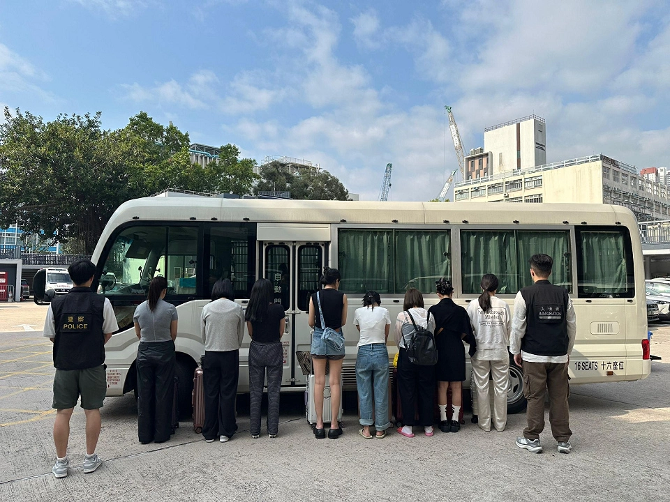 警方元朗掃黃 拘37女涉非法賣淫