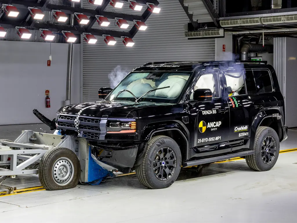 撞飛測試車反被扣8分，方程豹豹5用「太硬」拿下澳洲5星