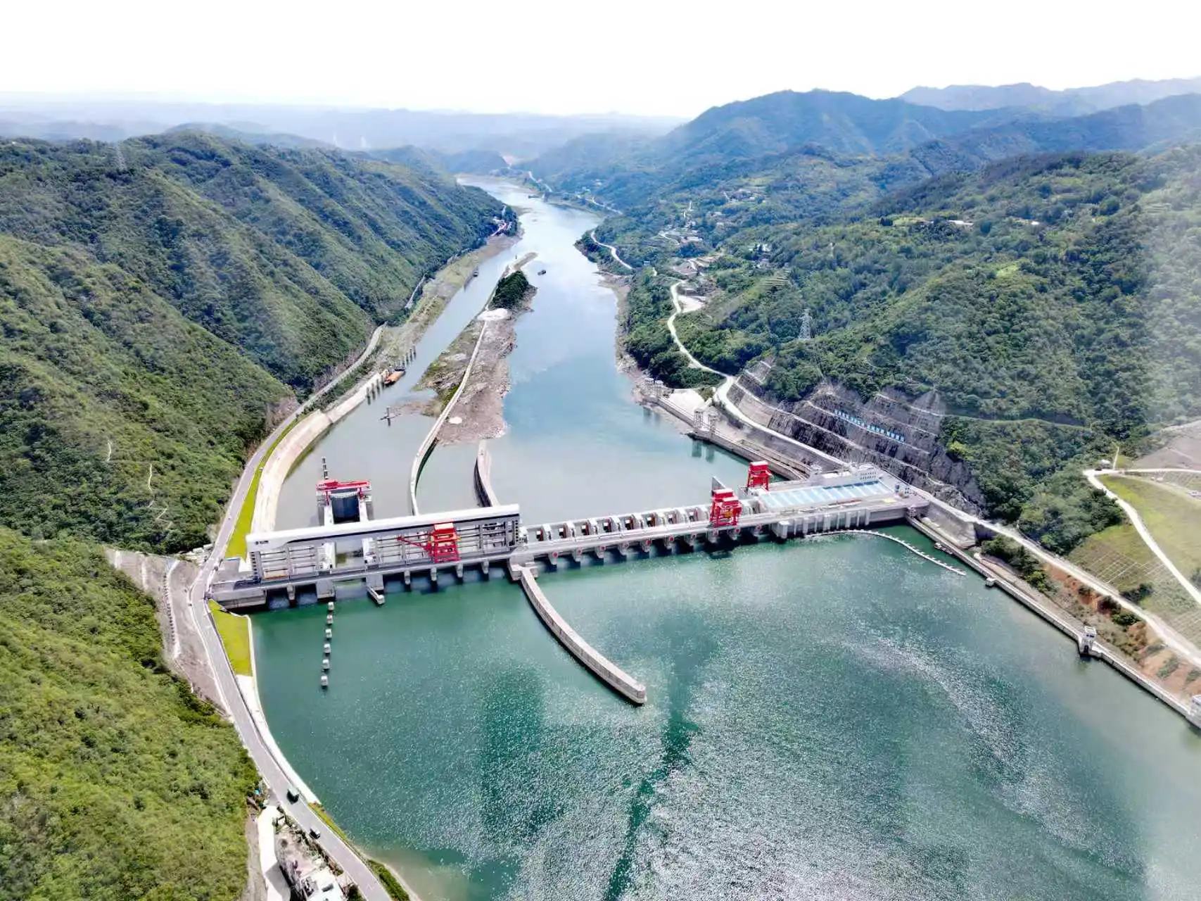 湖北十堰孤山航電樞紐工程通過竣工驗收